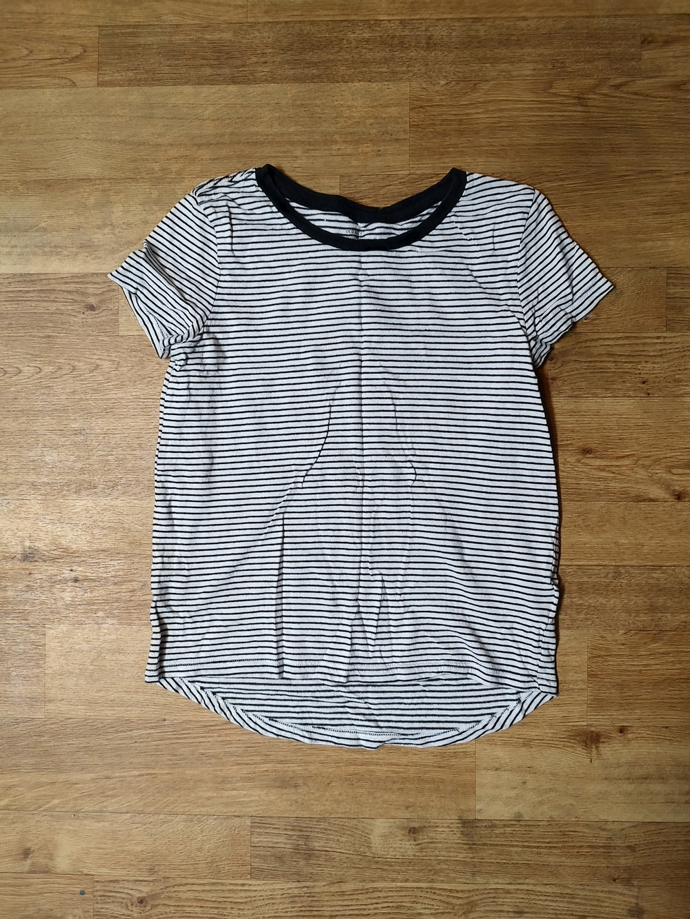 Old Navy Black & White Striped Short Sleeve Tee